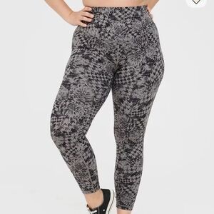 OFFLINE By Aerie Real Me
XTRA Hold Up! Legging